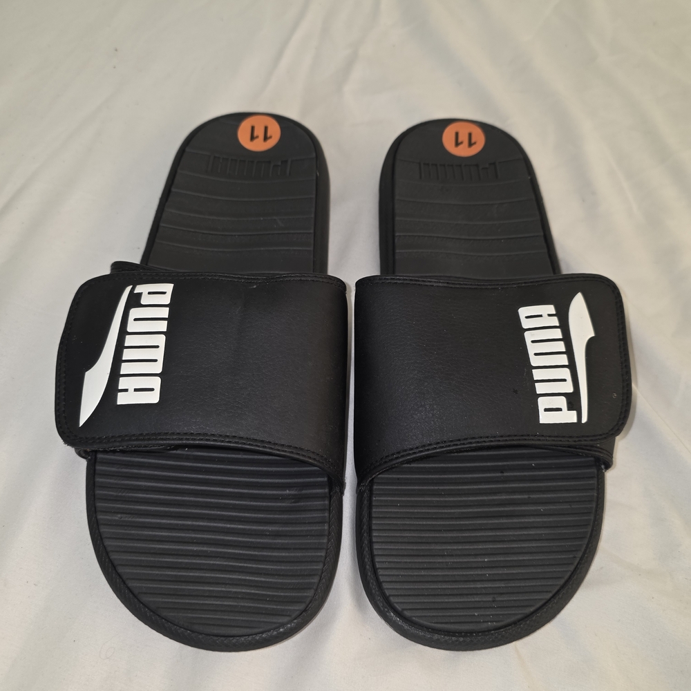 ✨SOLD✨Puma Black Slide Sandals